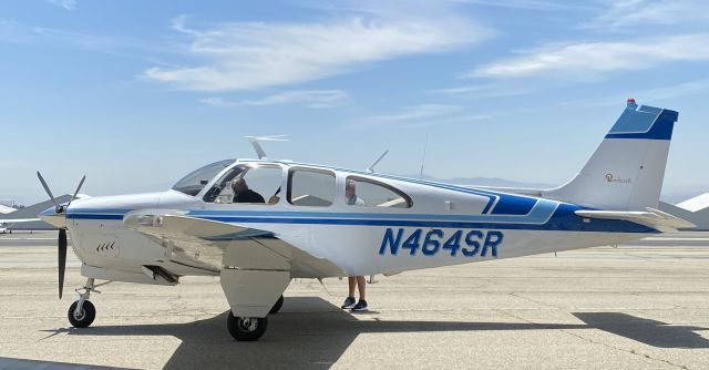 Beechcraft Bonanza (33) (N464SR)
