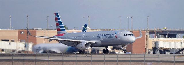 Airbus A321 (N154AA) - phoenix sky harbor international airport 09SEP19