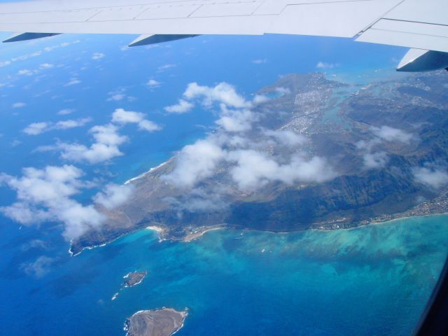 — — - Descent into Hawaii