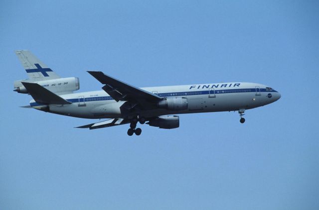 McDonnell Douglas DC-10 (OH-LHB) - Final Approach to Narita Intl Airport Rwy34 on 1991/11/02