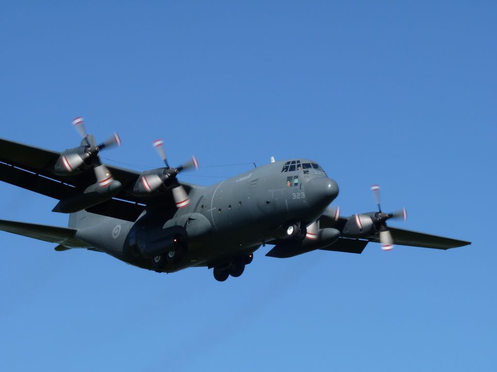 Lockheed C-130 Hercules (13-0323) - Landing on RWY#09 at CFB Trenton.