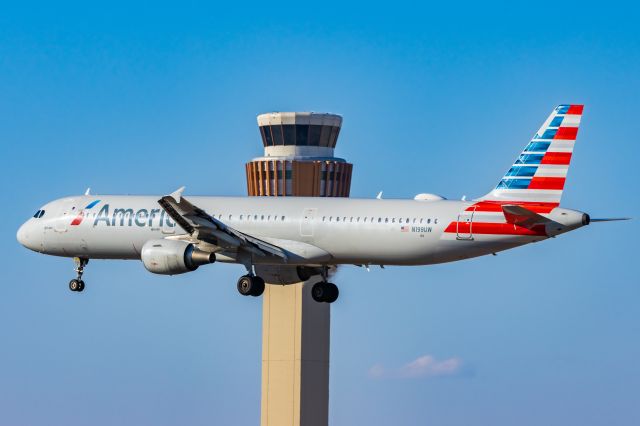 Airbus A321 (N199UW) - American Airlines A321 landing at PHX on 11/13/22. Taken with a Canon R7 and Tamron 70-200 G2 lens. 
