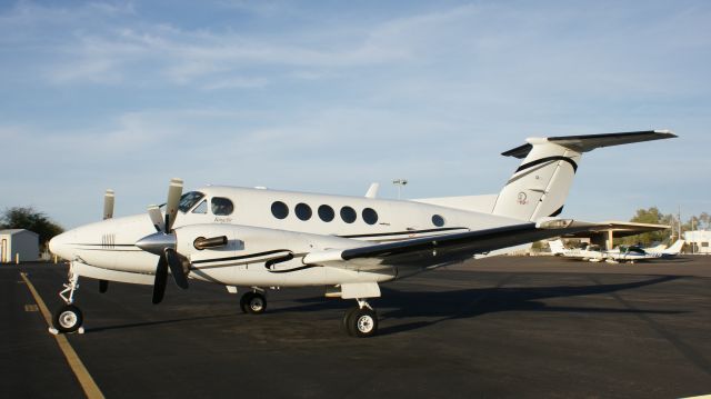 Beechcraft Super King Air 200 (N532SW) - Southwest Aircraft Charter Beech King Air 200