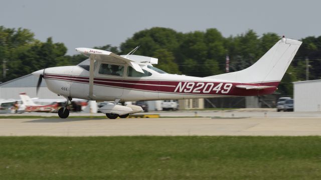 Cessna Skylane (N92049) - Airventure 2018