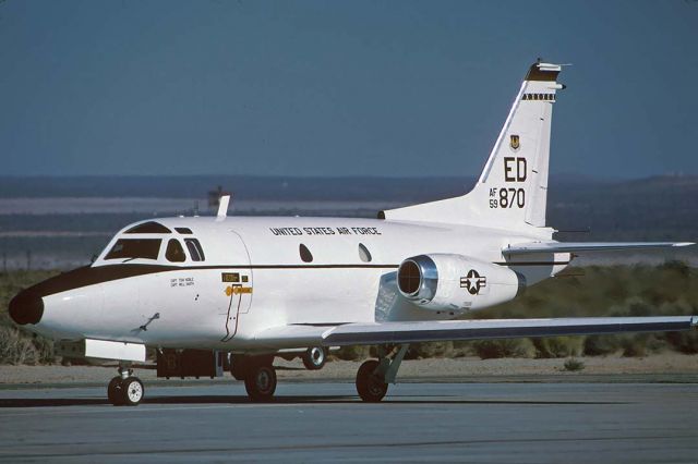 59-2870 — - North American Rockwell T-39A-1-NA Sabreliner 59-2870 of the 412th Test Wing at Edwards Air Force Base on October 18, 1999.