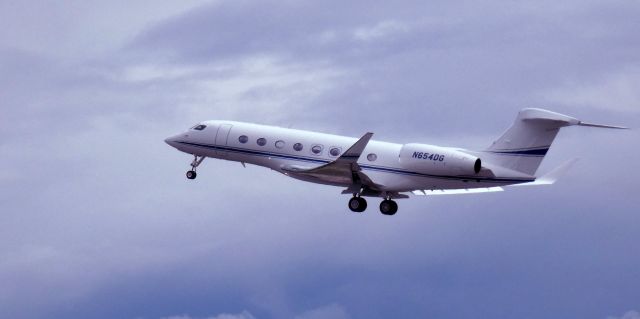 Gulfstream Aerospace Gulfstream G650 (N654DG) - Shortly after departure is this 2020 Gulfstream Aerospace GVI (G650ER) in the Spring of 2024.