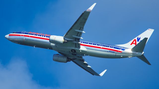 Boeing 737-800 (N954AN)