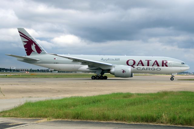 Boeing 777-200 (A7-BFY) - Taxiing to Stand 608 on 3-Jul-21 operating flight QTR8291 from OTHH on its first visit to EGLL.