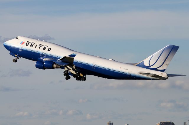 Boeing 747-400 (N181UA)
