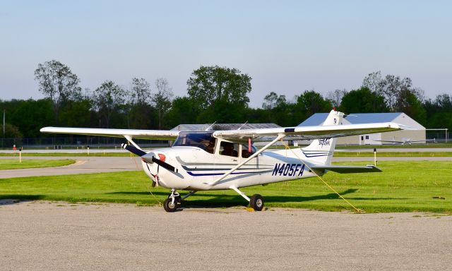 Cessna Skyhawk (N405FA) - Cessna 172S Skyhawk N405FA in Ann Arbor