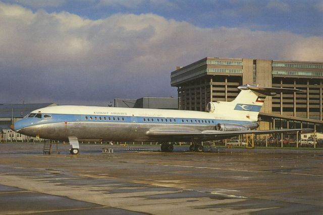 Hawker Siddeley Trident (9K-ACH) - scanned from postcardbr /Kuwait airways