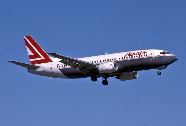 BOEING 737-300 (OE-ILG) - LAUDA AIR - BOEING 737-3Z9 - REG : OE-ILG (CN 24081/1515) - ADELAIDE INTERNATIONAL AIRPORT SA. AUSTRALIA - YPAD 19/1/1990