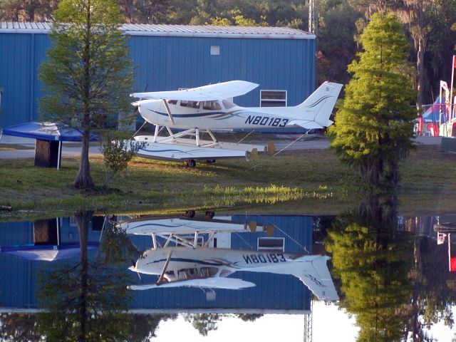 Cessna Skylane (N80183)