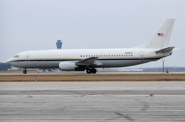 BOEING 737-400 (N980ST) - Ultra rare 737-4B3(C) Combi, one of only 9 made I believe. One of two belonging to the fleet of the National Nuclear Security Administration (USA) 1990 build S/N 24750 L/N 1990. Shown taxiing at KIND on 02-01-18