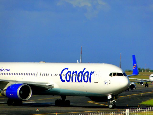 BOEING 767-300 (D-ABUL) - BOEING 767-300 OF CONDOR FROM FRANKFURT IN SALVADOR-BA, BRAZIL