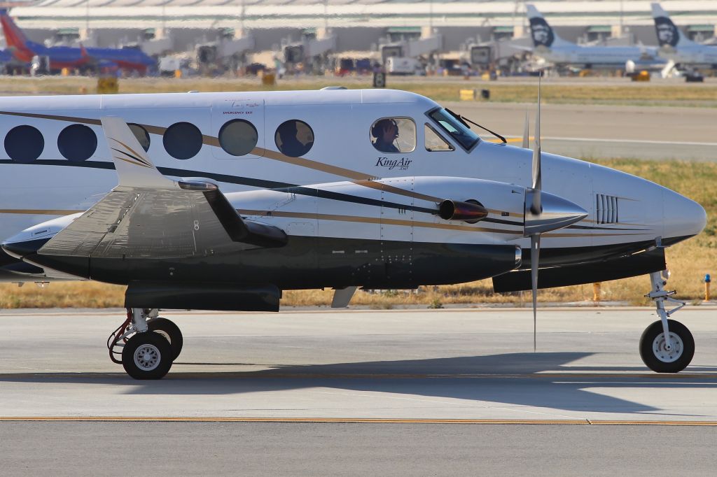 Beechcraft Super King Air 350 (N160RW)