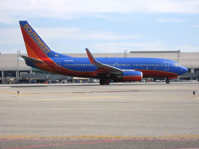 Boeing 737-700 (N706SW) - Holding on RWY 19R