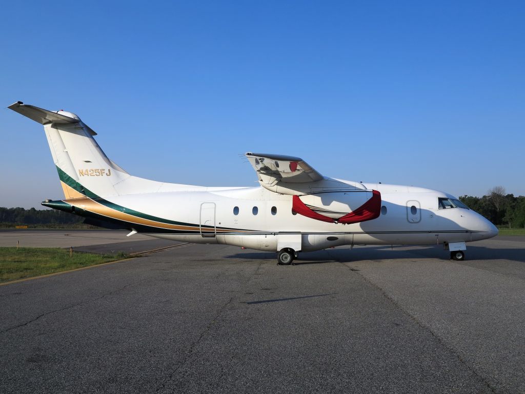 Fairchild Dornier 328JET (N425FJ)