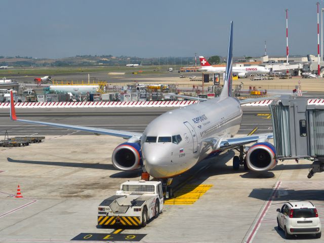 Airbus A320 (VP-BRZ) - Aeroflot Airbus A320-214 VP-BRZ in Roma Fiumicino 