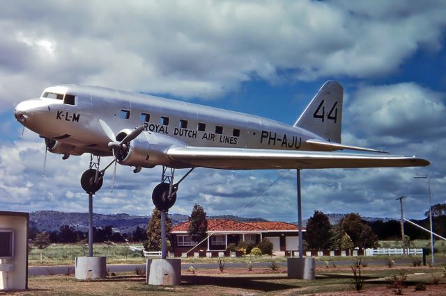 PH-AJU — - KLM - ROYAL DUTCH AIRLINES - DOUGLAS DC-2-112 - REG : PH-AJU / 44 (CN 1286) - OFF AIRFIELD - ALBURY NSW. AUSTRALIA (28/10/1980)