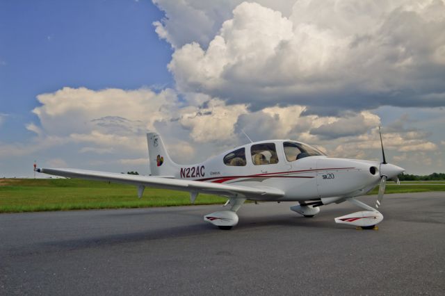 Cirrus SR-20 (N22AC)