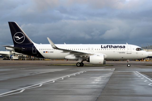 Airbus A320neo (D-AINZ) - Taxiing to Stand 216 on 28-Aug-20 operating flight DLH2486 from EDDM.