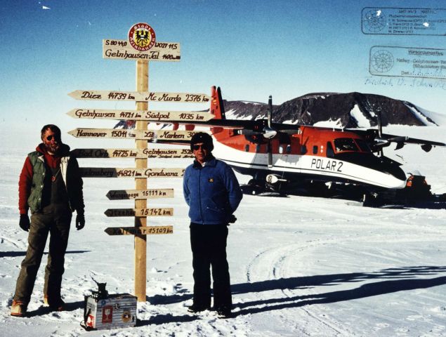POLAR2 — - Antarctic expedition of the Alfred-Wegener-Institute, Germany. Photo courtesy of Captain F. Schwacke, Aeroclub Gelnhausen.