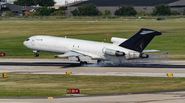 BOEING 727-200 (N726US) - Arriving runway 4br /5/22/22