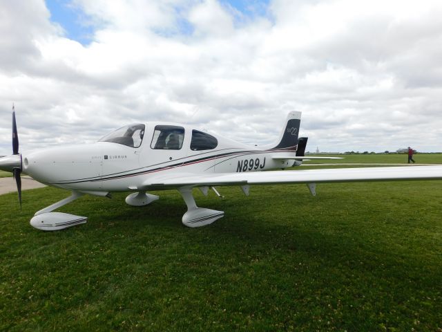 Cirrus SR-22 (N899J)