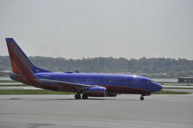Boeing 737-700 (N915WN)