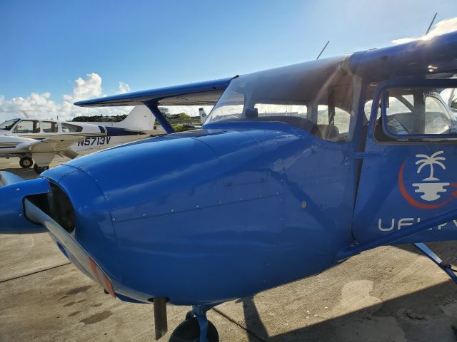 Cessna Skyhawk (N2583U)