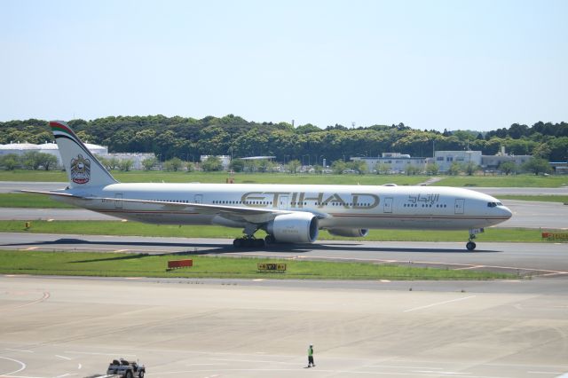 BOEING 777-300ER (A6-ETS) - May 03,2024br /ETD878 AUH-NRT