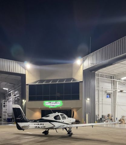 Cirrus SR-22 (N2GL)