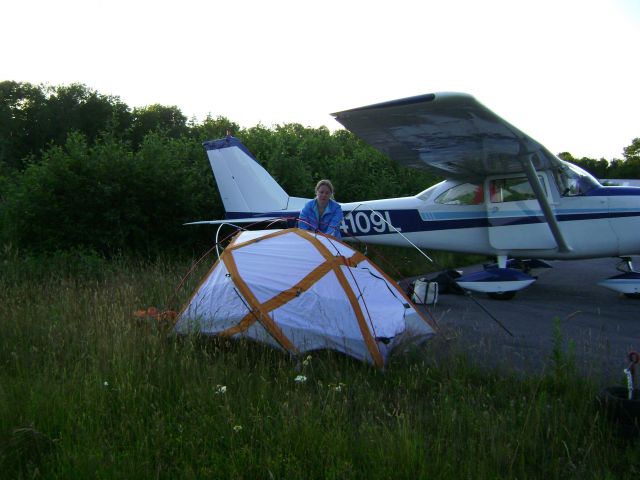 Cessna Skyhawk (N4109L)