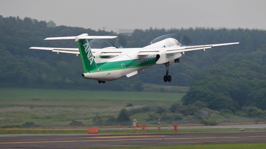 de Havilland Dash 8-400 (JA857A) - Bombardier DHC-8-402Q Dash 8br /July.26.2015 HAKODATE JAPAN