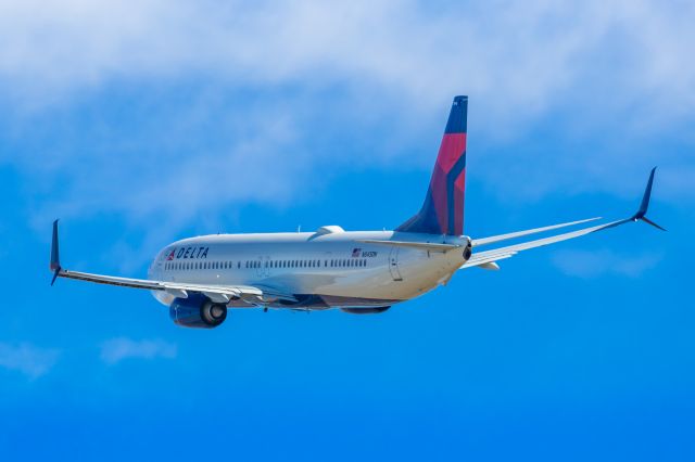 Boeing 737-900 (N845DN) - A Delta Airlines 737-900 taking off from PHX on 2/11/23 during the Super Bowl rush. Taken with a Canon R7 and Canon EF 100-400 II L lens.