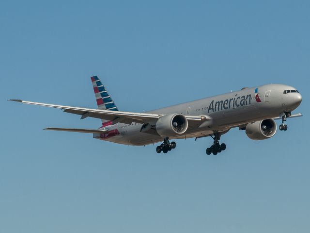 BOEING 777-300ER (N730AN) - 1/5/2019