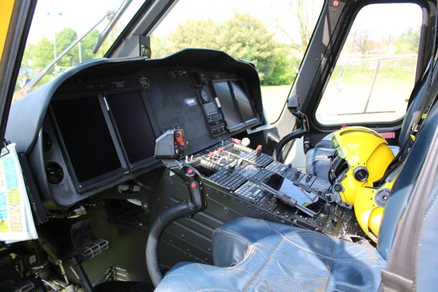 BELL-AGUSTA AB-139 (EC-KLC) - COCKPIT EC-KLC AW  139 INAER ITALIA (118 MILANO HEMS)