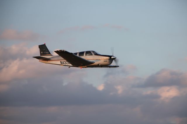 Beechcraft Bonanza (36) (N432DZ)