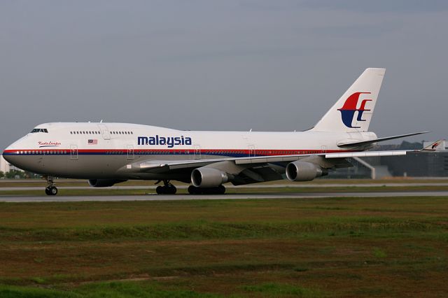 Boeing 747-400 (9M-MPQ) - MH1 FROM LONDON HEATHROW