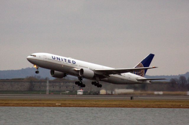 Boeing 777-200 (N223UA) - This United B772 chartered the NY Jets Football team to Boston to play the Patriots. Plane arrived at BED on 1/2/21, then came to BOS. The following day the plane departed BOS for BED to pick up the team. 