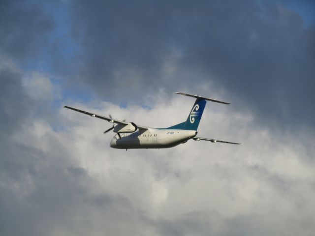 de Havilland Dash 8-300 (ZK-NEM)