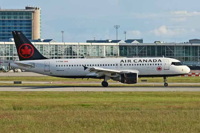 Airbus A320 (C-FZQS)