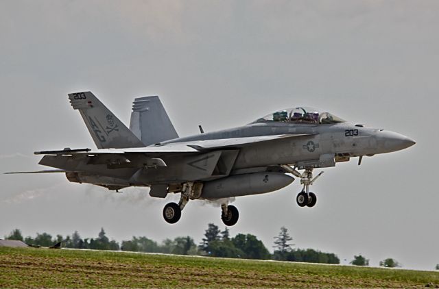 — — - SUPER HORNET