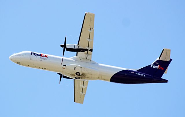 ATR ATR-72 (N820FX) - 820 departing BQN