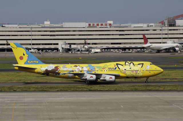 Boeing 747-400 (JA8957) - Taxing at Haneda Intl Airport on 2012/06/07 "Pokemon c/s"