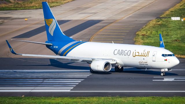 Boeing 737-800 (A4O-BU)