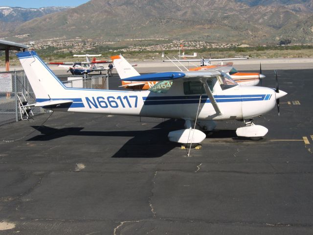 Cessna Skyhawk (N66117) - At Redlands Muni