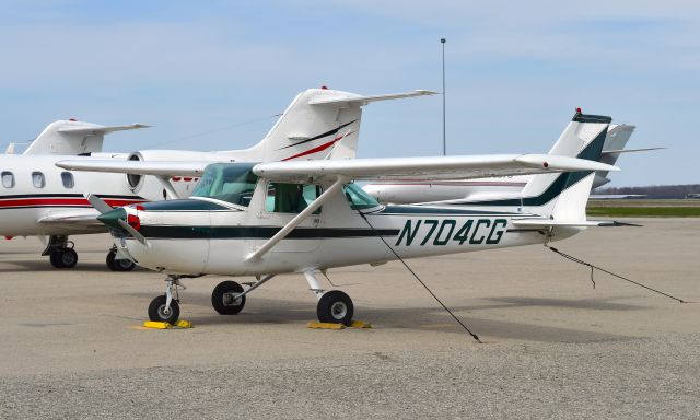 Cessna Commuter (N704CG) - Cessna 150M N704CG in Willow Run 