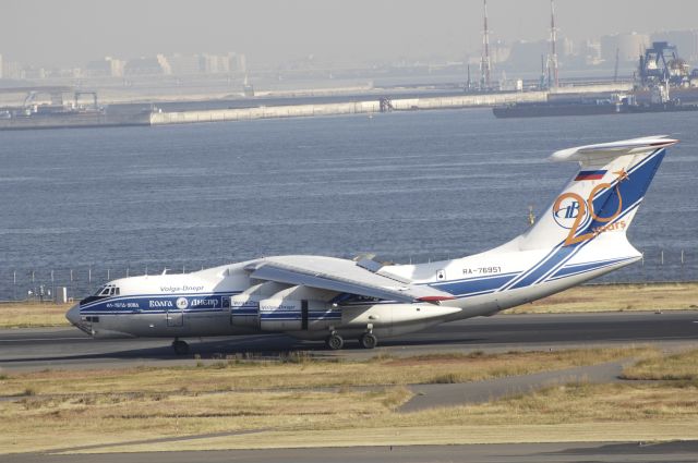 Ilyushin Il-76 (RA-76951) - Landing at Haneda Intl Airport Rnwy34R on 2013/12/01 "20Years"